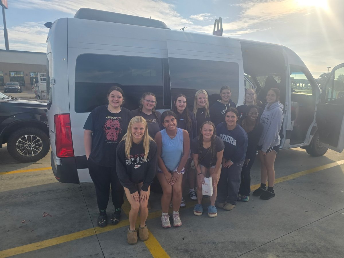 oaklee05's tweet photo. Almost to Oklahoma to watch the World Series tomorrow ! Plus getting to play with a great group of teammates with Georgia United Elite 18u! Thank you so much for inviting me to be a part this weekend! Rolling in from Georgia!! 

@NCAAWCWS https://t.co/pUyJsDgnXT