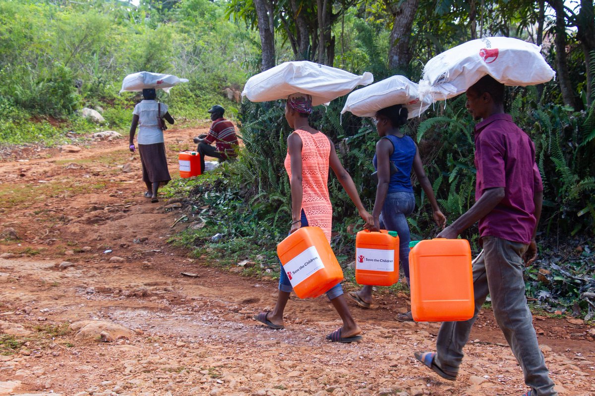 SCI_Haiti's tweet photo. 🇭🇹 En #Haïti, des milliers de familles font face à une crise humanitaire aiguë. 

En réponse, avec le projet #RezilyansAyiti, grâce à @OCHAFunds, @SCI_Haiti et ses partenaires apportent une réponse vitale.

En savoir plus: https://t.co/h1bGhk3nIk

#ConsortiumRezilyansAyiti https://t.co/lYNJxR8I0f