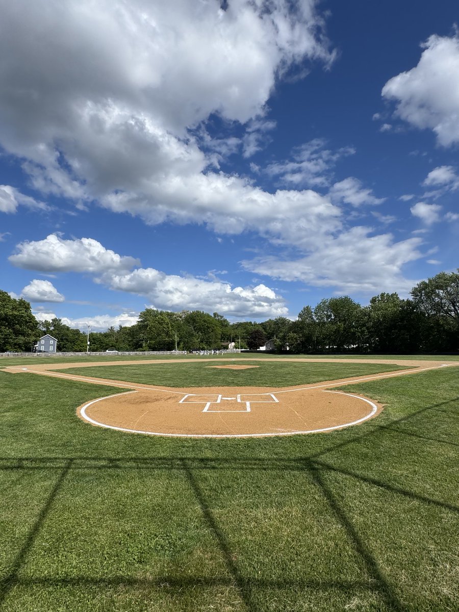 CoachStone3's tweet photo. Hadley Field looking great. 
First pitch vs South Hadley 20 minutes. 
Let's go!
@LowellSunSports https://t.co/8tIUepSBSR