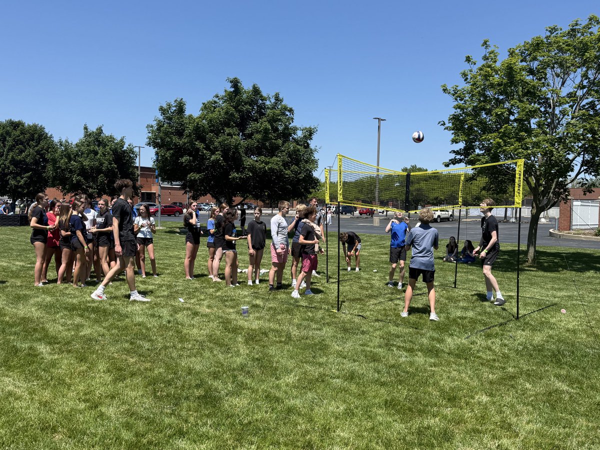 AAwpta's tweet photo. What a great day at AWJH for Incentive Day! 🎉 Students celebrated the end of an awesome school year with games, music, activities, and fun with friends.

Have a safe and amazing summer! ☀️😎 Check out the photos below 📸 https://t.co/lMk6G87cSE