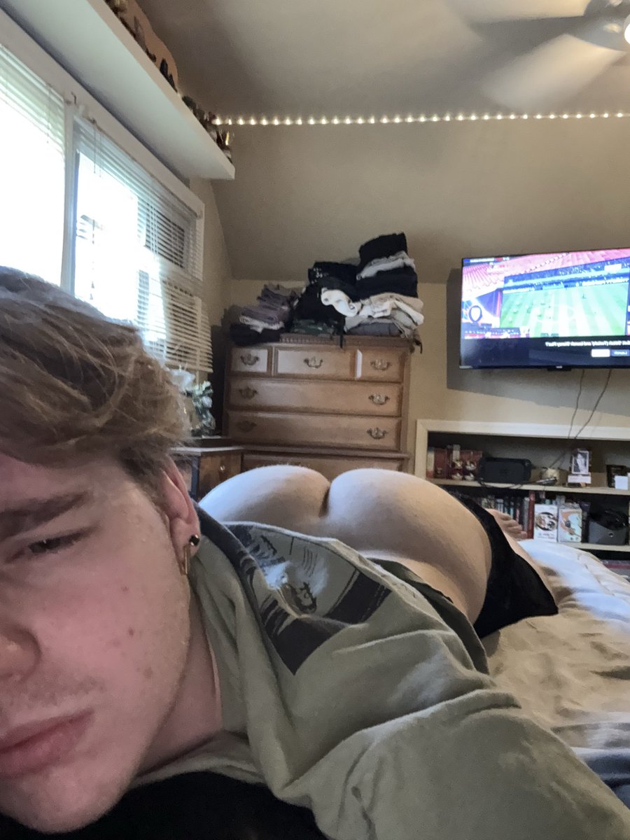 BoywiththeButt tweet media