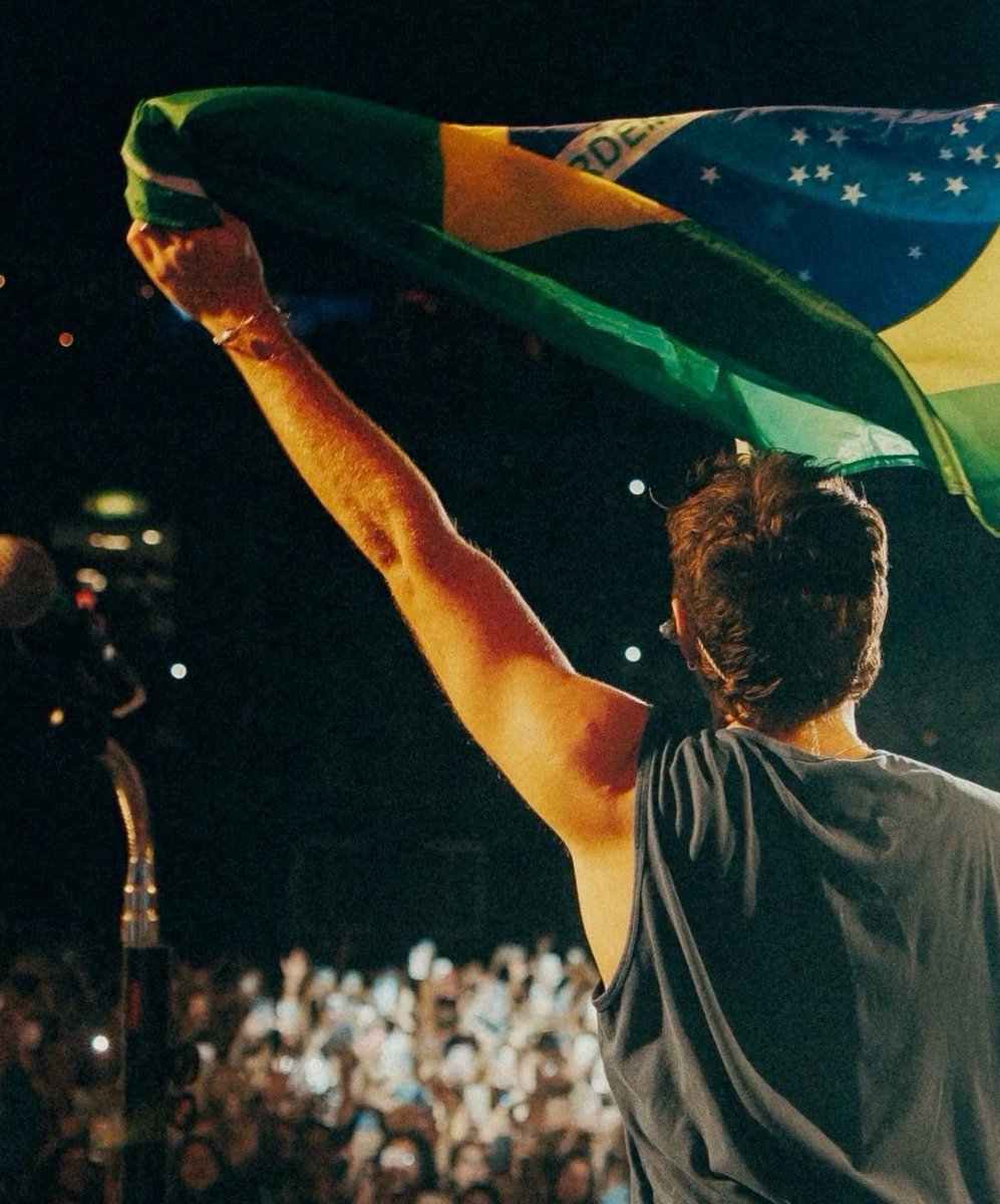 acervonstan's tweet photo. O Niall tem uma fanbase enorme no Brasil, sempre mostrando apoio e amor. Por isso, é triste ver os fãs brasileiros fora das promos e eventos. As listening parties na América Latina mostram que trazer isso pro Brasil também é possível. Os fãs brasileiros merecem inclusão igual! https://t.co/8oaKy0Bu7m