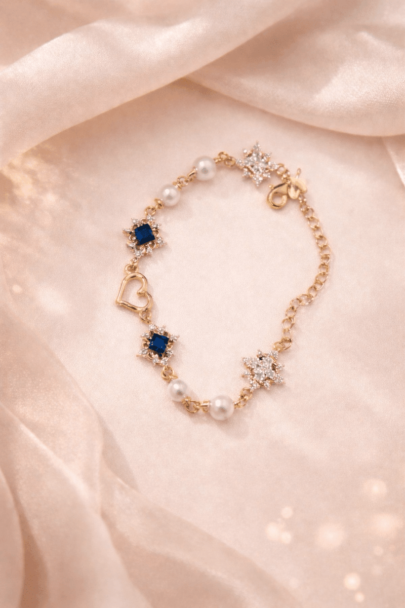 ismakdi_'s tweet photo. Vous êtes à la recherche de bijoux avec un petit côté Fantaisie ? Féerique ? Si c'est le cas les bijoux @__etherea__ sont fait pour vous ! Bracelets, colliers, bagues, boucle d'oreille... Tout y est ! Point fort : La soeur propose des bijoux sur mesure pour certains bijoux ! https://t.co/ywjGKpYTJW