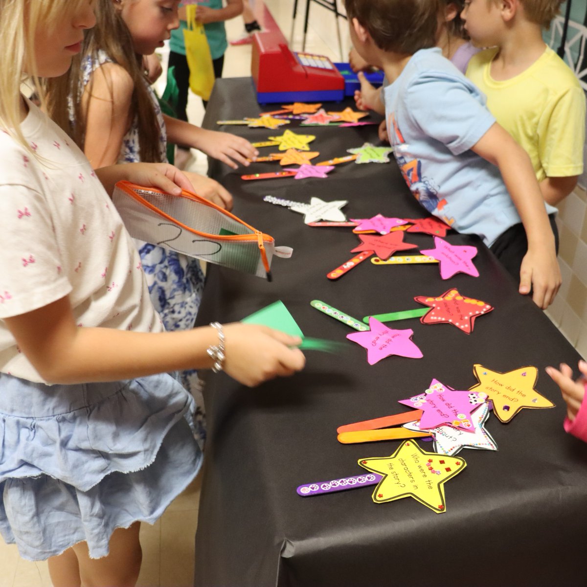firstmark_fdn's tweet photo. Congratulations to Michelle C, #EducationGrantWinner from La Vernia Primary in @LaVerniaISD! 🙌

She purchased items to support First Grade's Financial Market, where students create and sell products! 🛒🏬  

#EducationGrants #SupportingEducators #FirstmarkCU #FirstmarkFoundation https://t.co/dCXcE5gKrw