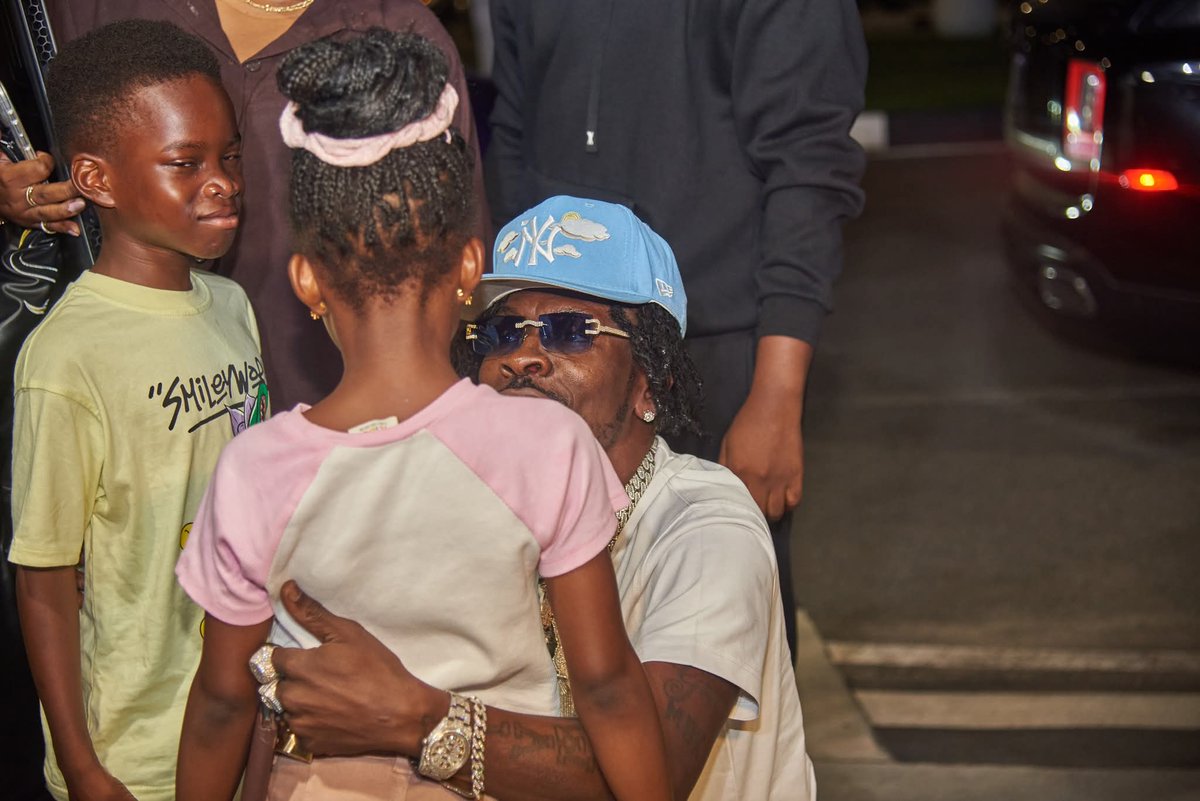 digitaleib's tweet photo. Scenes from Shatta Wale’s departure to London ahead of ShattaFest in August...

#EIBDigital
#GHOneNews #EIBNetwork 
#GHOneTV #NewsAlert https://t.co/nA6pUVFEXA
