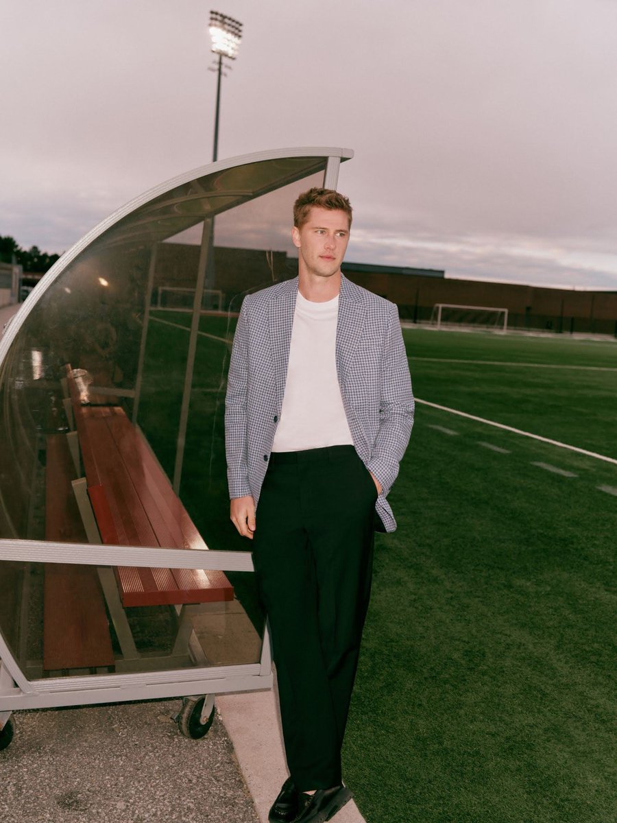 WHPGlobal's tweet photo. @express taps professional soccer star and two-time Defender of the Year Walker Zimmerman for the new Style Goals campaign.⚽️
From game day to everyday, elevated comfort and tailoring designed to move with you.
#DressToExpress https://t.co/Yaq1uNGeMg