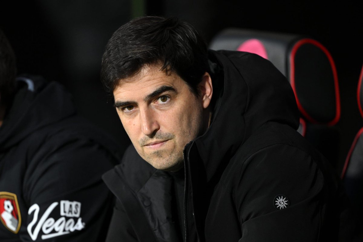 MilanEye's tweet photo. 🚨 Andoni Iraola has communicated to Milan that he will not accept their offer.

Bayer Leverkusen improved their bid and are trying to find an agreement with him. Crystal Palace offered the maximum and are waiting for a final response from him

[@MatteMoretto] https://t.co/E4M2nQmqSG