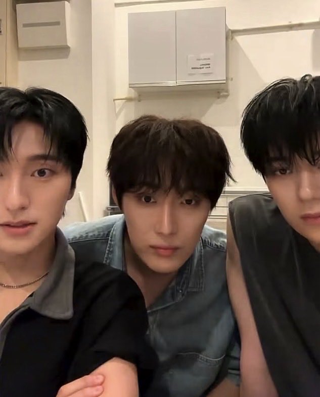 Cream_SH_'s tweet photo. 디그다 삼형제 등장!

#OMEGA_X #오메가엑스 #JAEHAN #재한
#SEBIN #세빈 #YECHAN #예찬 https://t.co/xVUoG1JOcm