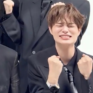 LQ_daehwi's tweet photo. Work ➡️ Home https://t.co/awE32uYxQw