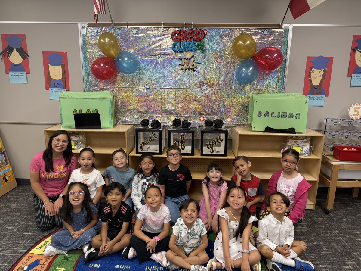 MsRios_bil's tweet photo. Fiesta de fin de cursos.
#Kindergarten #bilingual #MRobPride @MRobinsonElem https://t.co/2TM08c258Z