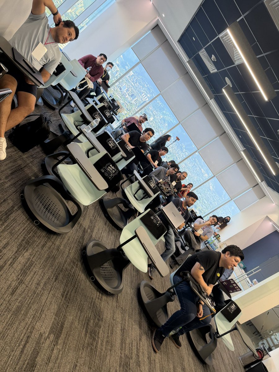helenismo's tweet photo. Running last meetup of the month .
Sharing about us @torcdotdev with Monterrey Community 🤠🙂‍↔️
Feat @gdg_mty @LaMatemaga and @aileenvl  ⚡️ https://t.co/lC9j8rvSCW