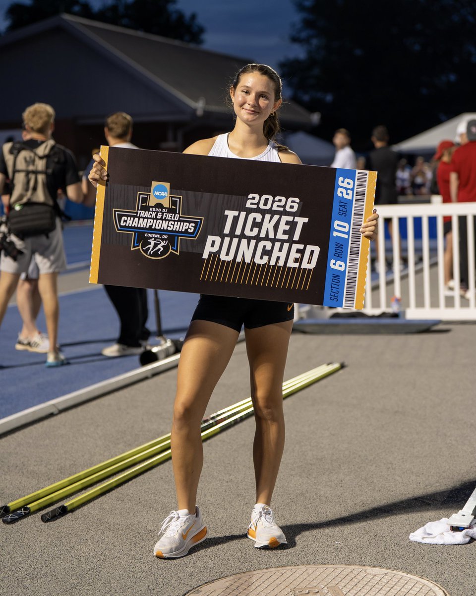 Vol_Track's tweet photo. The reigning SEC Champion is headed to nationals 🤩

True freshman Hannah Grace qualifies for the NCAA Outdoor Championships in the pole vault, tying for first overall at the East Prelims!

📏 4.27m / 14-0 (T-1st) https://t.co/0azHijyulz