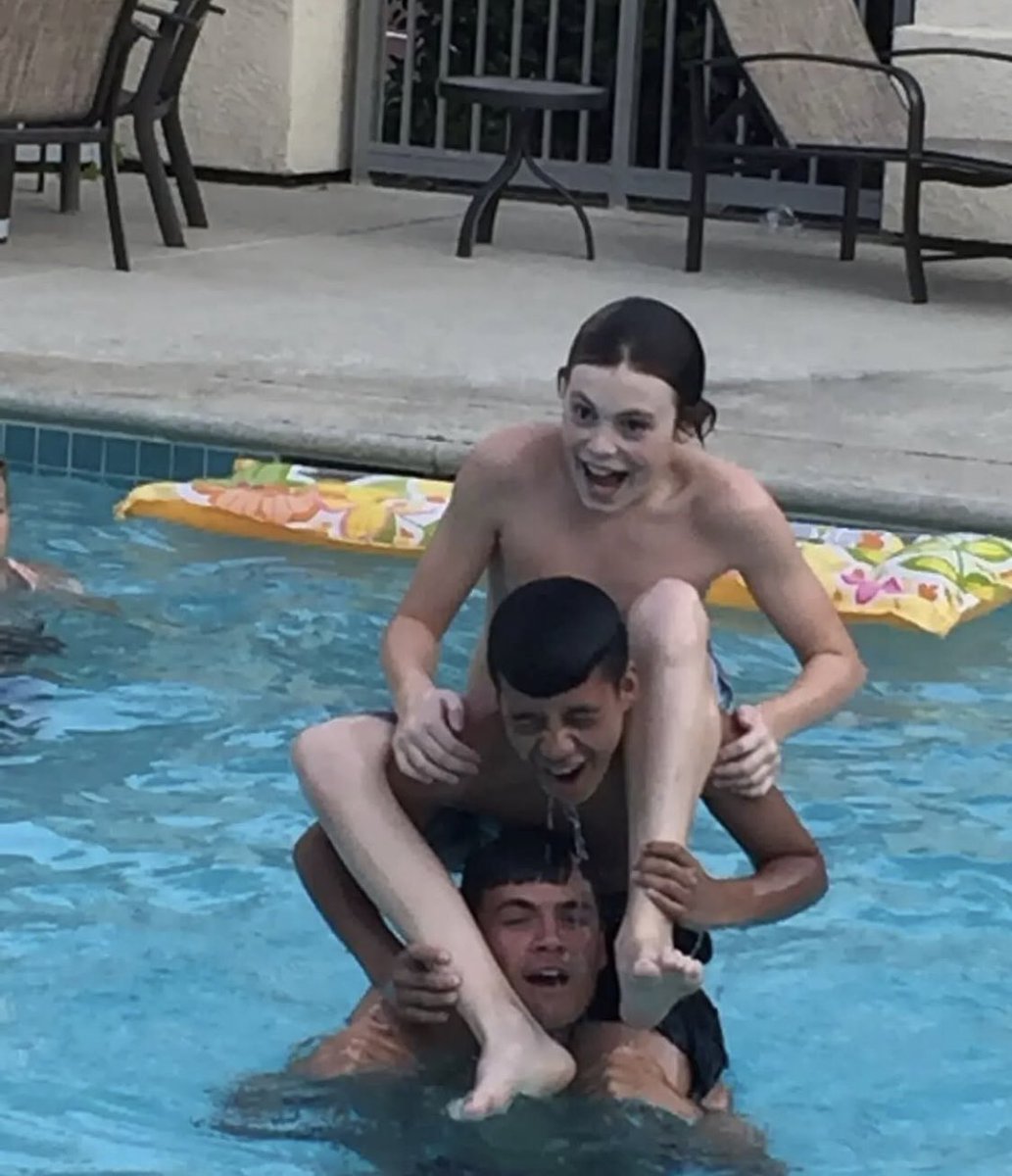 jackcthinker's tweet photo. new/old picture of jack with the boys during the a2 shooting years <3 https://t.co/tHGSST5Jtg