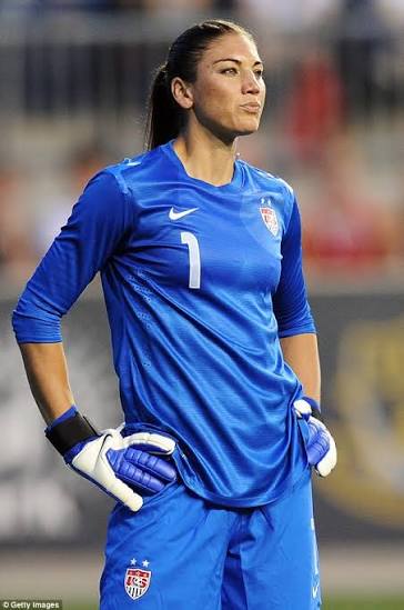 LizethFalc0n's tweet photo. Recordando que esas DOS LEYENDAS quedaron fuera de sus respectivas selecciones(por denunciar actos irreverentes por parte de los directivos de sus respectivas federaciones) y todavía estando a un gran nivel deportivo..
#hopesolo #jennihermoso #usa #españa https://t.co/YriovrZ9Zh