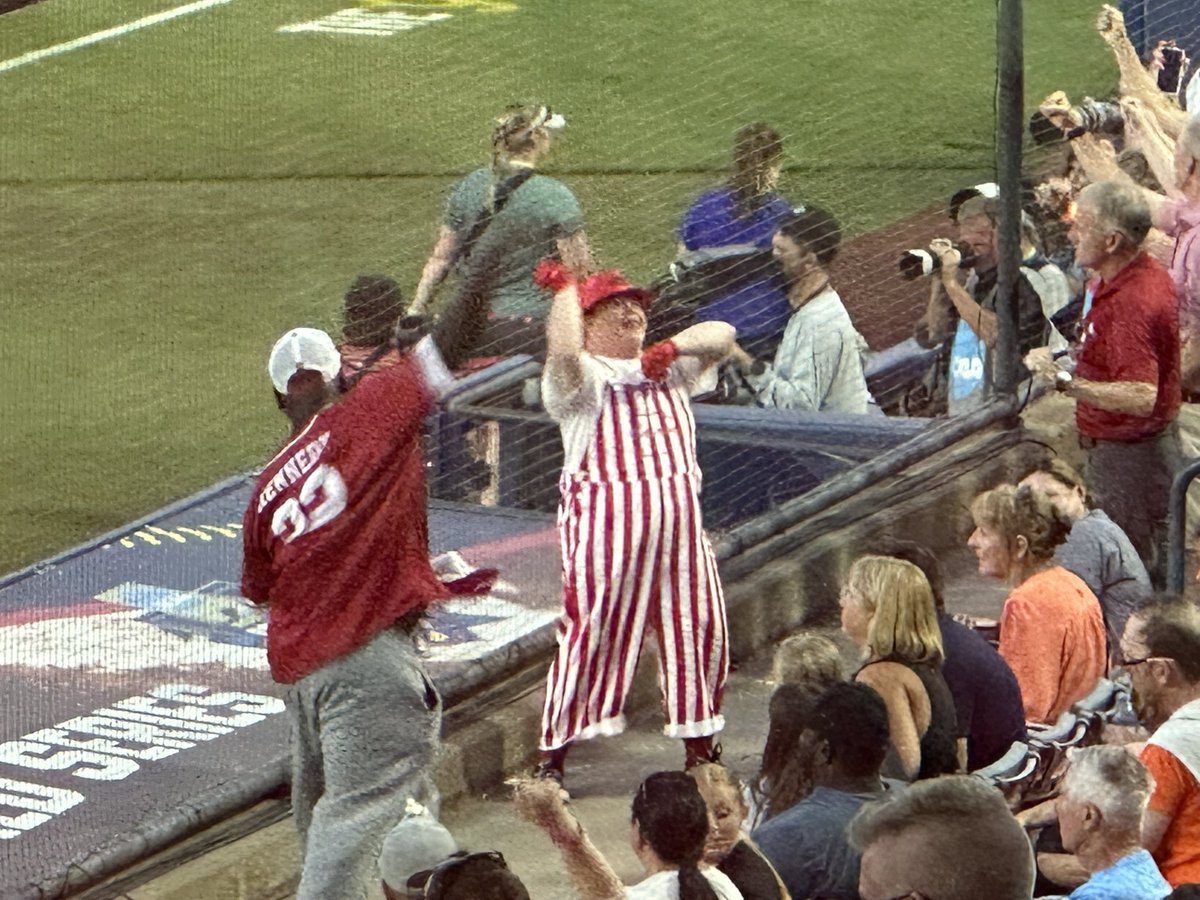 PigTrailNation's tweet photo. Razorback superfan @CanaanSandy leading the Hog call in OKC! https://t.co/qb3a1ftKAv