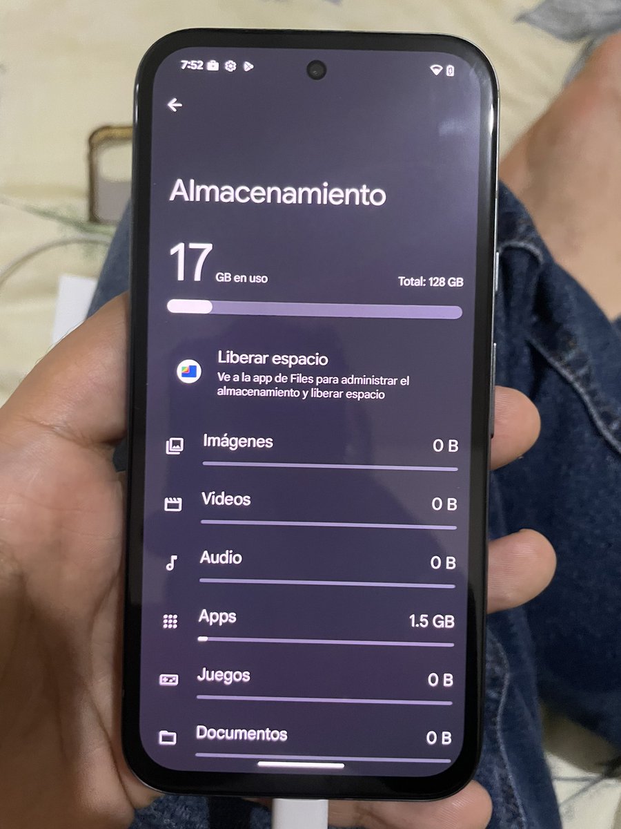 DionicioSolarez's tweet photo. Vendo Google pixel 128GB factory mas covers y cargador totalmente nuevo. https://t.co/0FWXCQHea2