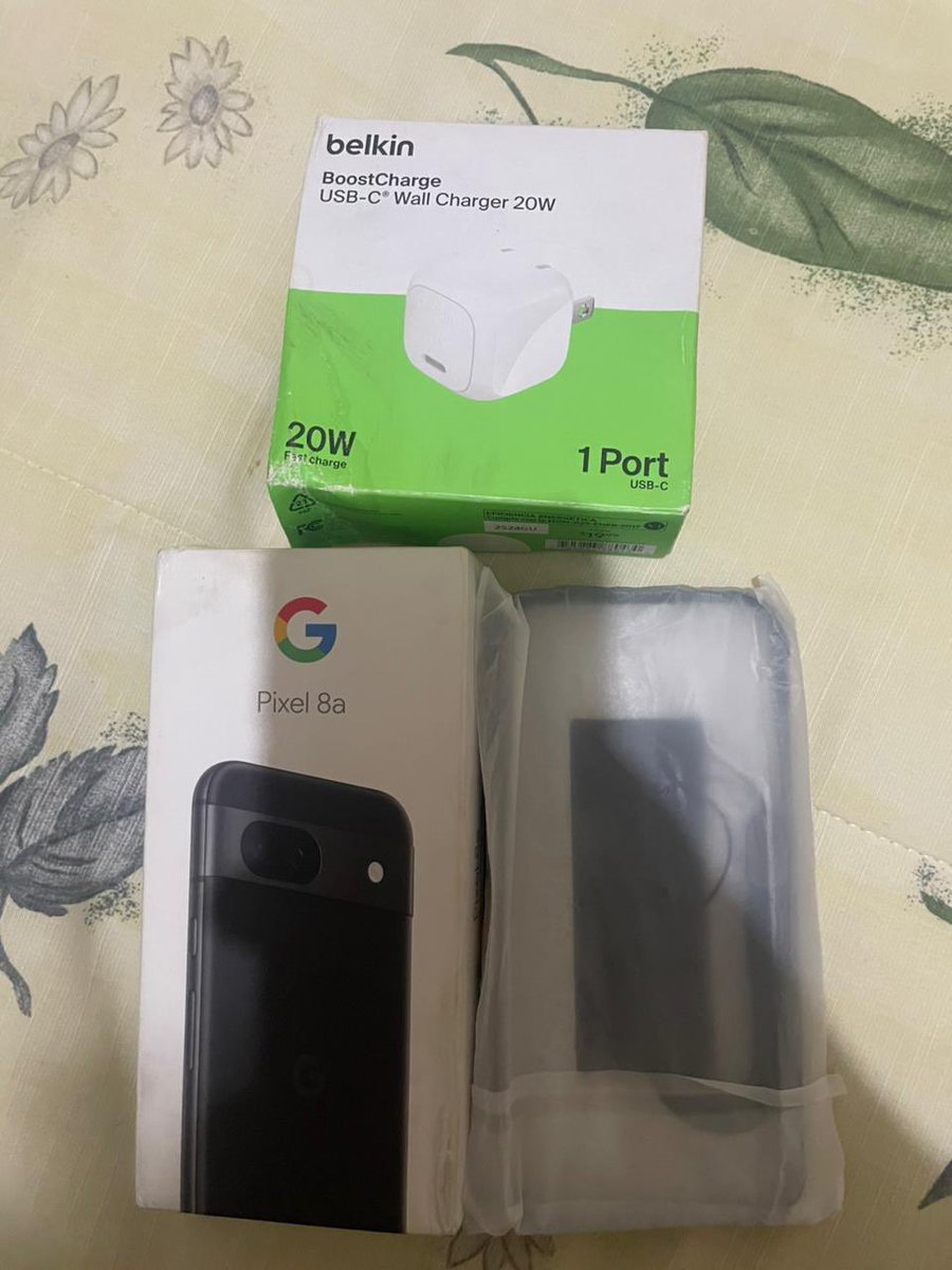 DionicioSolarez's tweet photo. Vendo Google pixel 128GB factory mas covers y cargador totalmente nuevo. https://t.co/0FWXCQHea2