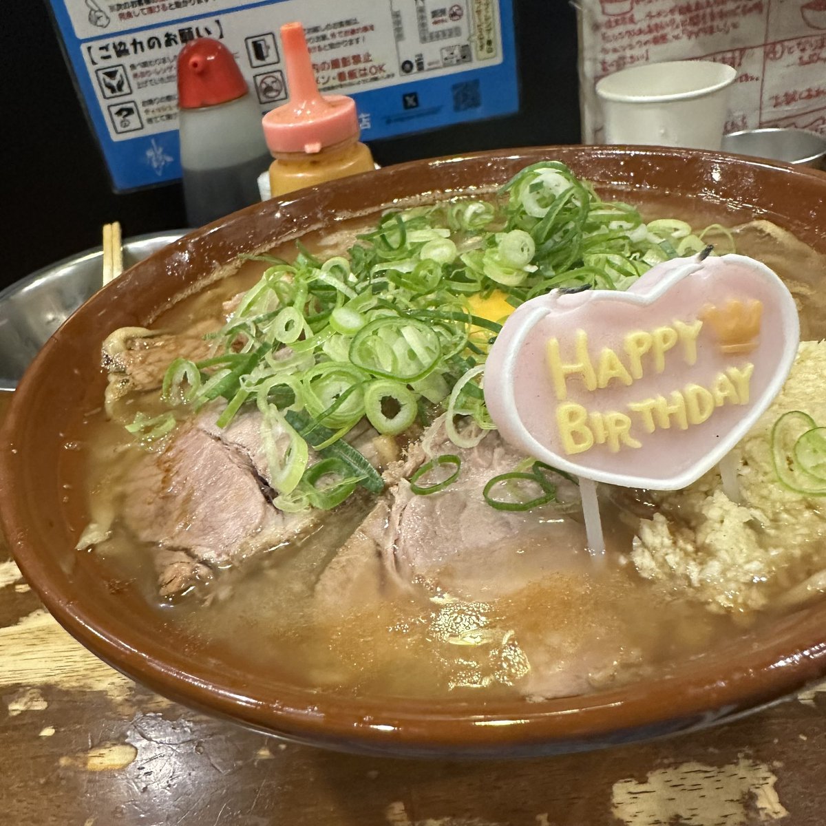 sofat6666's tweet photo. ゆんべは歴史を刻め新栄に滑り込みギミに！

俯瞰でさコレ撮ってるの背後から見たら
せつないわね

サーセン僕おっさん楽しい嬉しい美味しいもんで笑　…いけないことかい？

タクヤ爆裂安定期を確信超美味え！

甘かったりエグかったりする？
いやもうバランスがでら好み https://t.co/dEqVwSCtAo