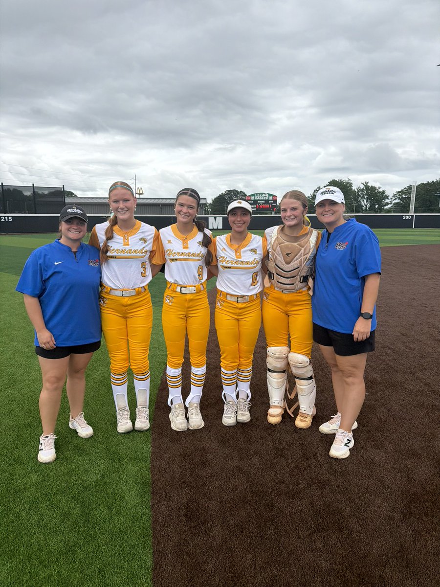 NandoSoftball's tweet photo. Lady Tigers are having a blast at the MAC Allstar games! Go Tigers! 🐅 #teamdcs https://t.co/mjydBb919Q