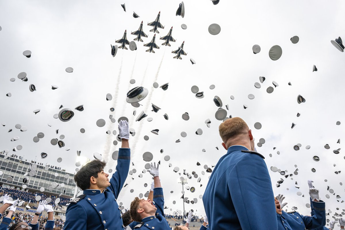 GDevorePhotos's tweet photo. Congrats to the USAFA class of 2026. https://t.co/vtuglfDZPY