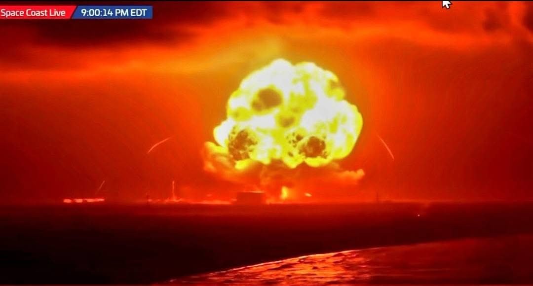linieros's tweet photo. 🚨 ÚLTIMA HORA | EXPLOSIÓN EN CABA CANAVERAL 🚨FLORIDA.

El cohete New Glenn de Blue Origin se encontraba realizando un Static Fire, una prueba crítica donde los motores se encienden con el vehículo firmemente sujeto a la plataforma de lanzamiento.

En medio del procedimiento, reportes preliminares indican que se habría producido una fuerte explosión en el complejo LC-36 de Cabo Cañaveral, generando alarma en el área de pruebas.

Por ahora, la situación es incierta y no hay confirmación oficial sobre las causas ni el alcance del incidente. Se espera un comunicado de la compañía en las próximas horas.