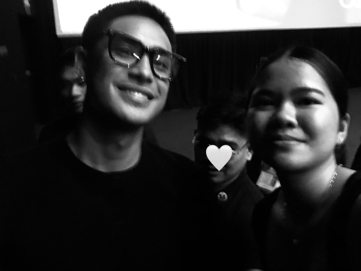 _Janine4's tweet photo. I LOVE YOUU! @donnypangilinan sana with @bellemariano02 naman next timee:) please watch nyo “Tayo sa Wakas” Now showing in 200+ cinemas! 🤍 #donnypangilinan #tayosawakas https://t.co/1stmT0HFRF