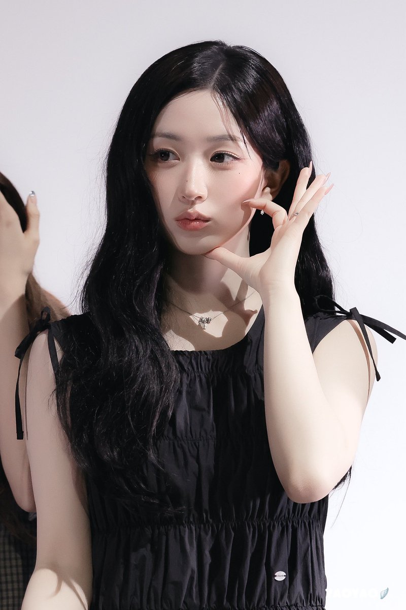 ujghfdsr's tweet photo. 셀럽: 엔믹스 해원  
어디 : 롯데시네마 GV 260525
브랜드 : 로라로라 [ROLAROLA]          
제품 정보 : BALLOON MINI ONE PIECE BLACK

🌐https://t.co/OASDfbjouo

#엔믹스 #엔믹스해원 #오해원 #해원 #ROLAROLA #로라로라 https://t.co/okCfZvpvhP