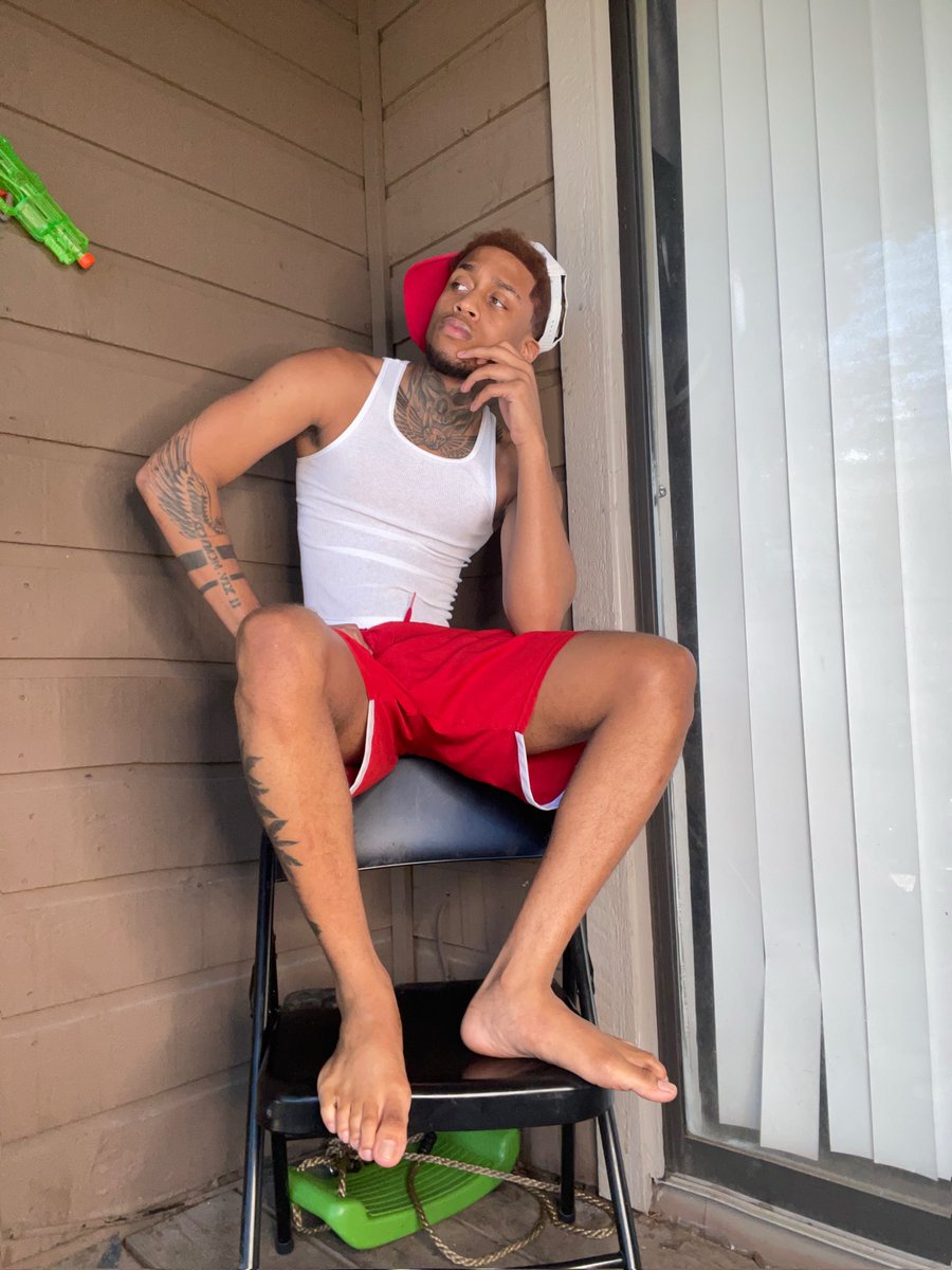 munjithegawdd's tweet photo. Toes for da woes https://t.co/iQThmUfnpB