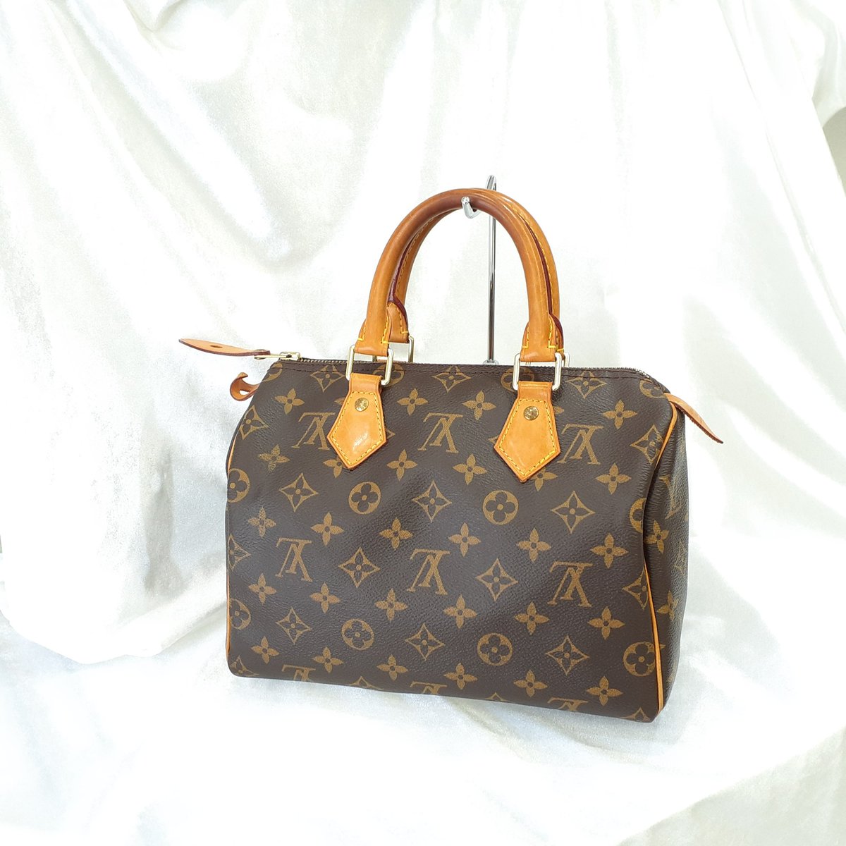 ルイ・ヴィトン LOUIS VUITTON スピーディー 25 M41109 見た目のサイズ 