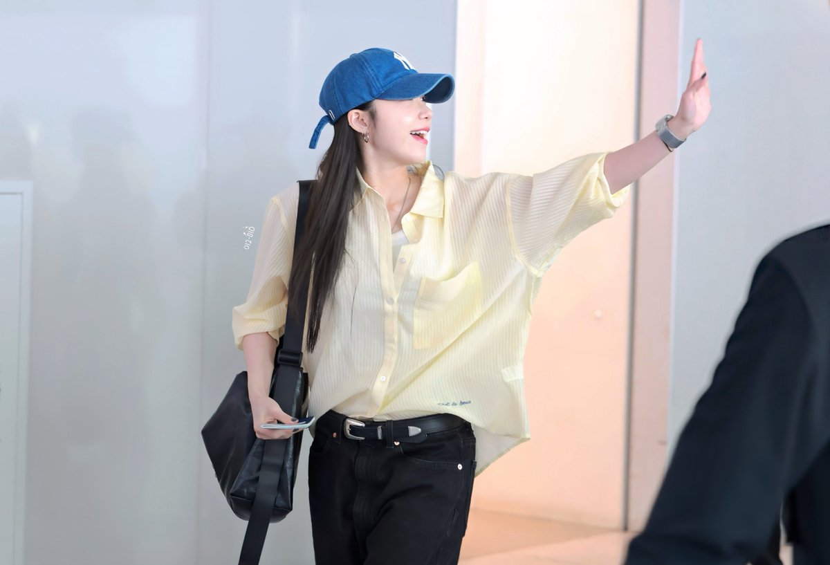 Forever__Eunji's tweet photo. 260529 ICN 정은지 🛫

@Apinkjej 🐶

비율도 진짜 완벽행 :) 

#Apink #에이핑크 #정은지 #은지 #郑恩地 https://t.co/fEN3AnejfC