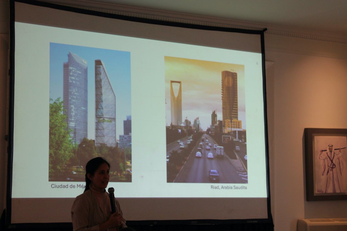 KsaEmbassyMX's tweet photo. La Embajada de Arabia Saudita en México 🇸🇦 @KsaEmbassyMX realiza “MAJLIS” 🏛️ un evento sobre la arquitectura como puente entre #culturas: un espacio para dialogar sobre tradición, identidad, memoria y la forma en que habitamos y construimos vínculos entre territorios con la colaboración @fundarqmx, donde han participado en dicho evento varios especialistas, expertos e investigadores en la arquitectura.🇸🇦🤝🇲🇽

نظمت سفارة المملكة في مكسيكو سيتي @KsaEmbassyMX ندوة علمية #المجلس، شارك فيها مجموعة من الباحثين والأكاديميين المهتمين بفنون العمارة والتصميم، وبالتعاون مع @fundarqmx حيث تناولت ندوة #المجلس أهمية العمارة والتصميم الهندسي كملتقى ثقافي يُبرز فيه ثقافة وهوية الدول والاستفادة منها كواجهة للحضارة الإنسانية. 🇸🇦🤝🇲🇽