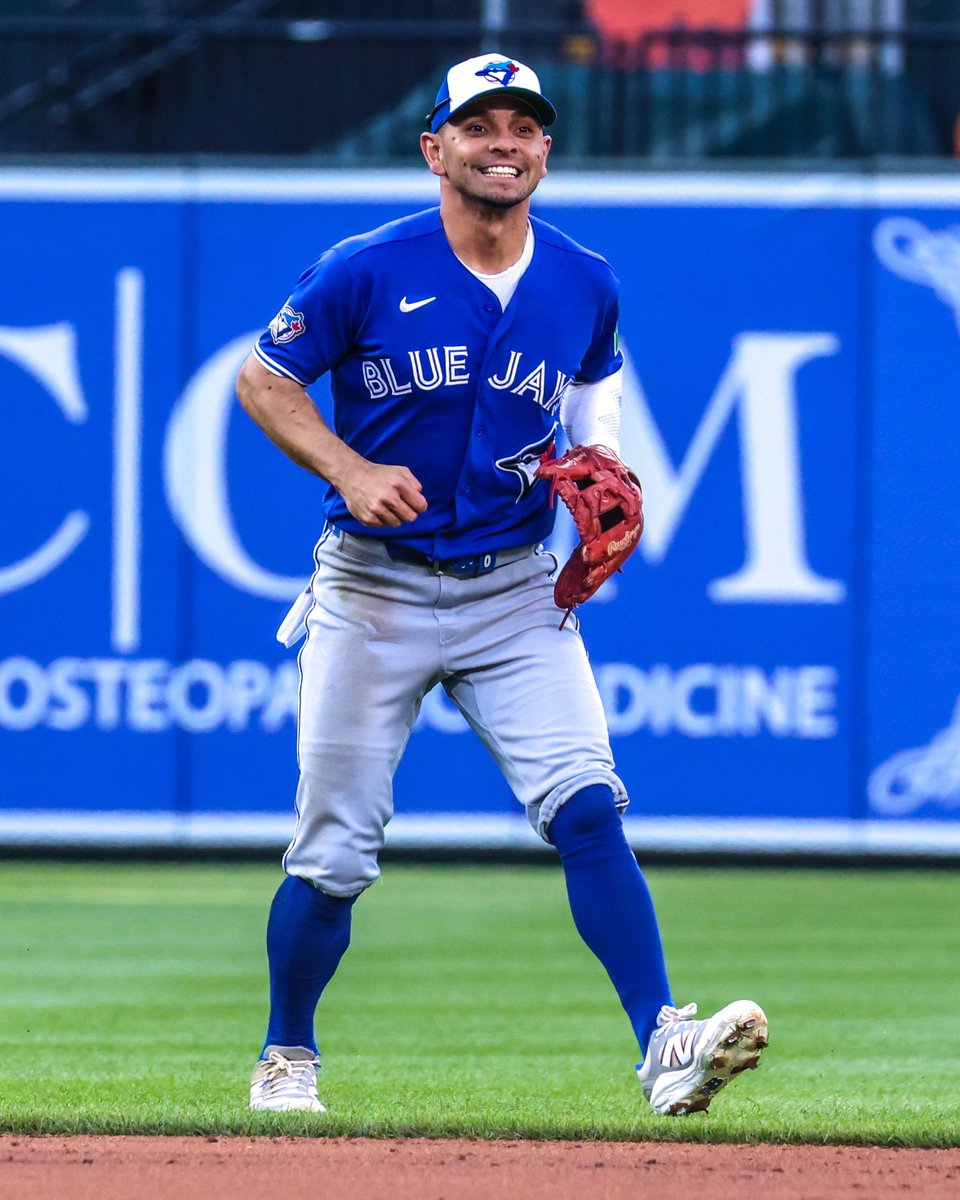 BlueJays's tweet photo. Saved the game with his bat 💪
Saved the game with his glove 🔥

That’s our Gimé 😁 https://t.co/suVzbls1RJ