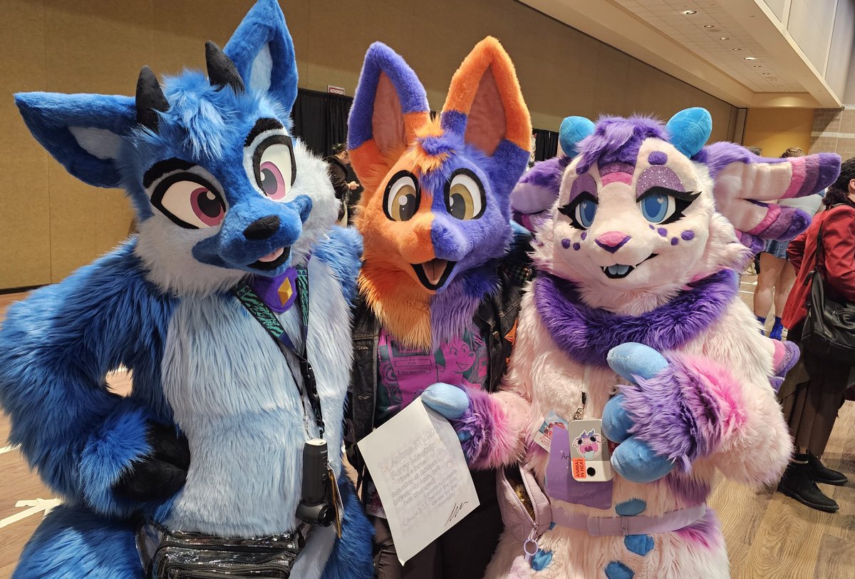 FurryChi's tweet photo. Thank you so much @Amigayote for the precious little gift. I am so undeserving 😢😭

Also HAPPY BIRTHDAY!! 🎂🎈

Giving ME gifts on YOUR bday is so typical of you. Shows how precious and sweet she is!🧡💜 https://t.co/dAF8QUY0qz