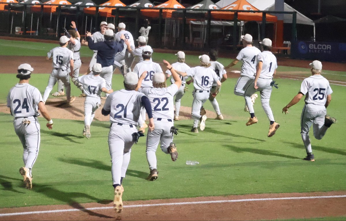 KasselMedia's tweet photo. Public school!

@SQHSKnights blanked @sfhsathletics to advance to the @cifccs Division I Championship.

Story: https://t.co/tX96dA1d41

@JakeEscala4605 @Sam_Whelan12 @DylanHu06701082 @Lukeshoemakerr @ConnorCorlett26 @BLarocque_2026 @JackLeeper2027 @erikwagle11 https://t.co/DPpdoPbUU1