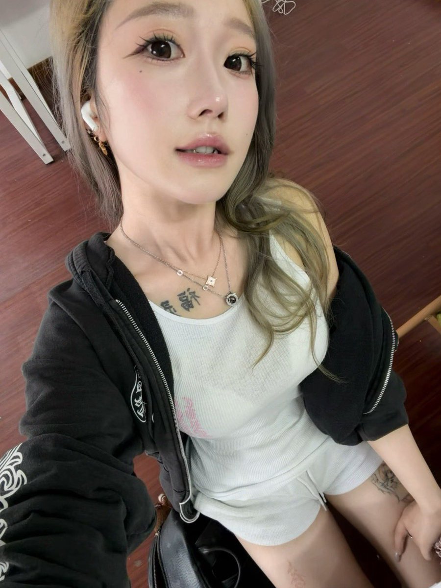 易珑静 tweet media