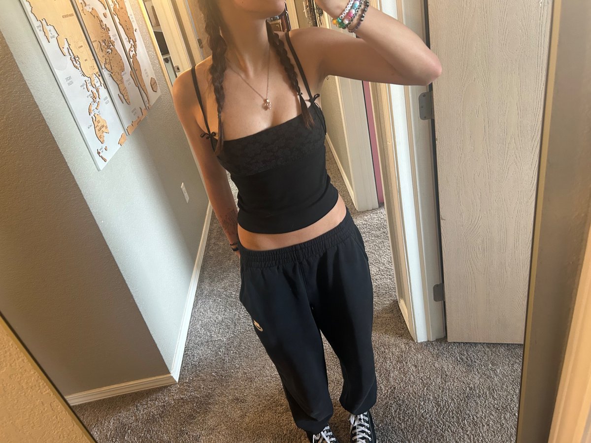 FayeDaBest tweet media