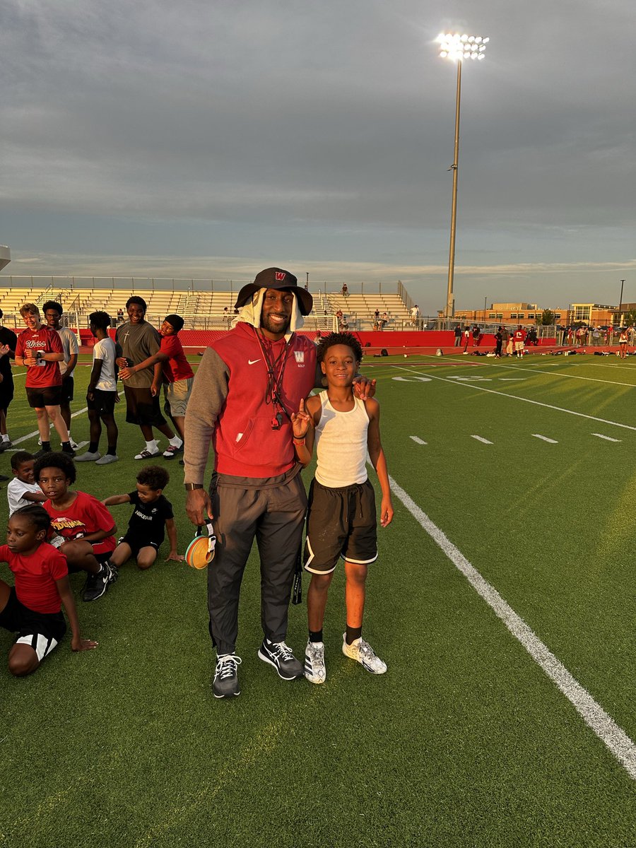 WeissFootball's tweet photo. Thank you to all of the future wolves that showed up tonight  and Shout out to these  campers of the Day!! #nWo 🐺🔴⚫️ https://t.co/O8XjB5Jxgr