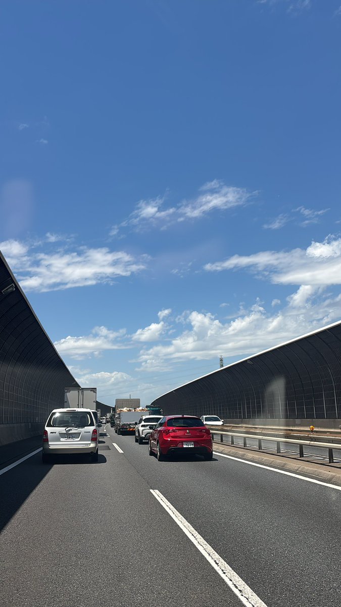 GoingOrder's tweet photo. GOODモーニング^ ^

金曜日の朝は快晴☀️
暑いな
今日から三連ちゃん
家財の運搬
さぁ出陣

皆さん安全運転で参りましょう https://t.co/CqNsGSYvOo