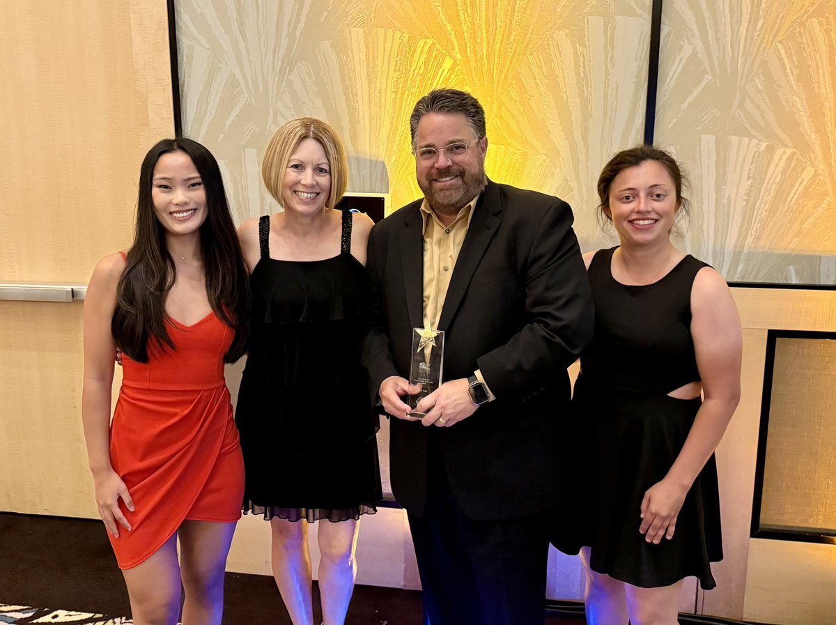 BabeZGolf's tweet photo. Eric Hart, President/CEO of the @TampaSportsAuth , was presented the Tom McEwen Community Advocate Award  @SportsTampaBay Sneaker Soiree. His ongoing efforts to bring marquee events to Tampa has generated substantial economic impact&amp;visibility for our region. Well deserved, Eric! https://t.co/1s9btjEMWM