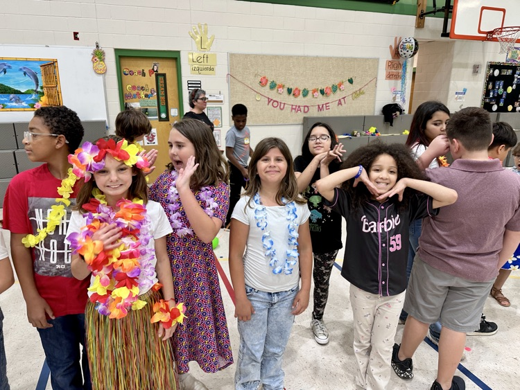 SchertzES's tweet photo. Our 4th graders celebrated their “senior” year at Schertz in the best way possible! 🎉🌺 From the early morning parade to awards and a fun-filled luau, it was the perfect way to honor an amazing group of students and close out a fantastic school year. https://t.co/nFOX7jZJsF