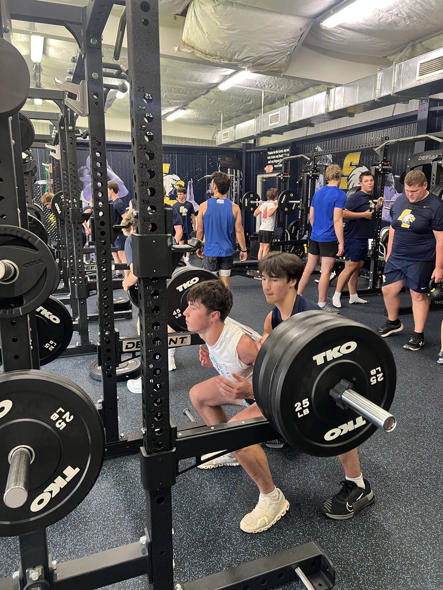 FootballSlca's tweet photo. Another great day... stacking days! #WinToday https://t.co/8oK9eKGnDZ