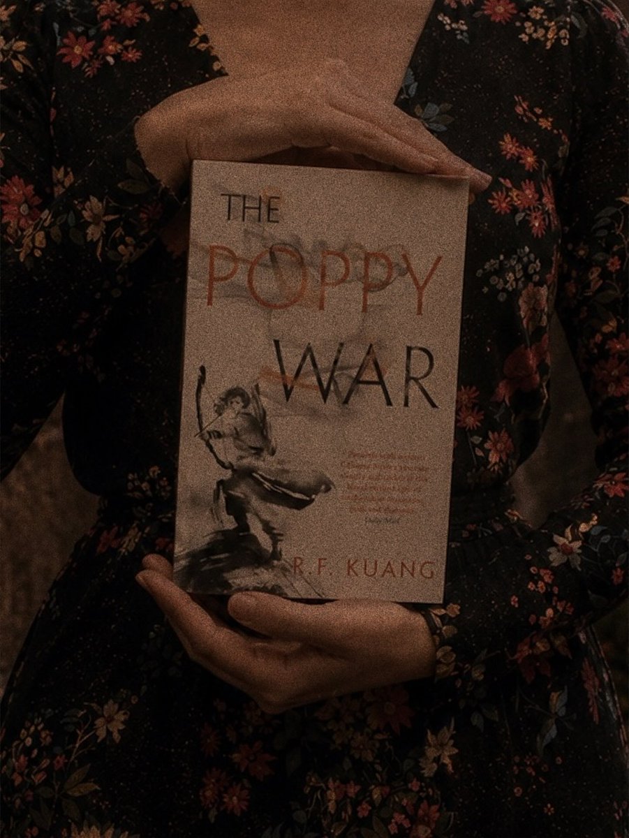DyanaVelz's tweet photo. CR: The Poppy War ᯓ✿
     ╰┈➤ by R. F. Kuang https://t.co/Tkj2G8iKMu