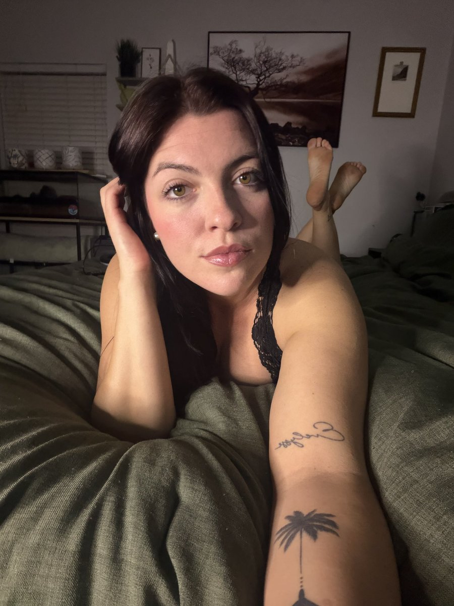 iamdaisyrae's tweet photo. retweet &amp; get my attention 😈 https://t.co/poiQoxm2YR