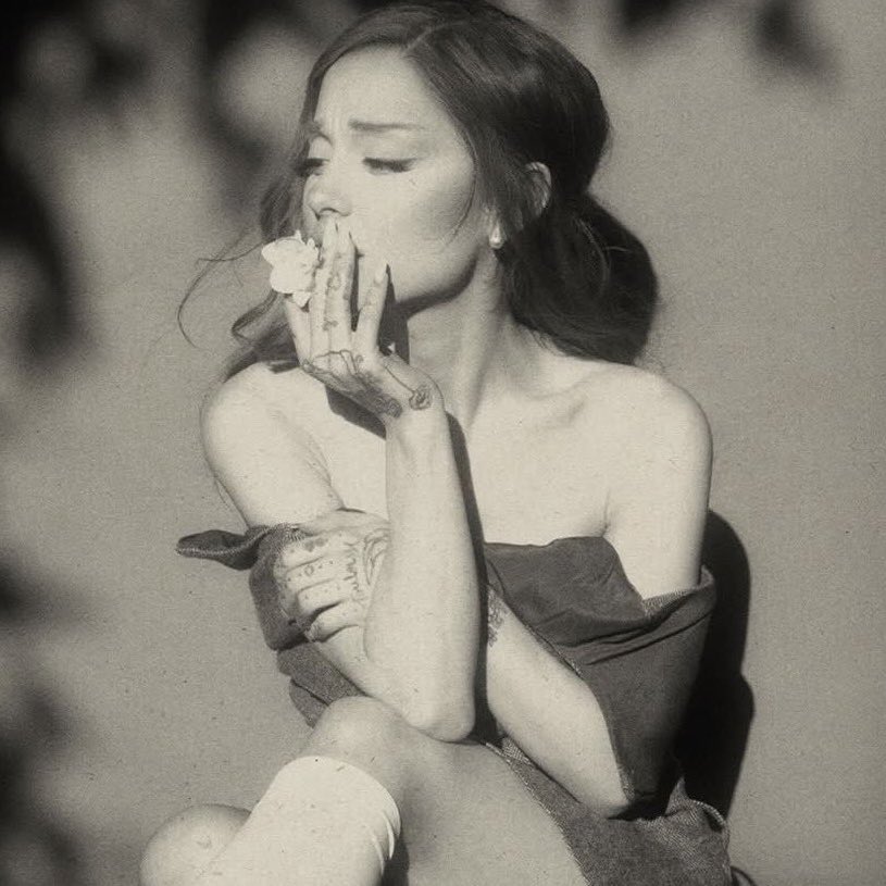 ariana grande smoking a cigarette ꕤ｡˚⋆ 2 hours ↓ reply to trend #hatethatimadeyouloveme