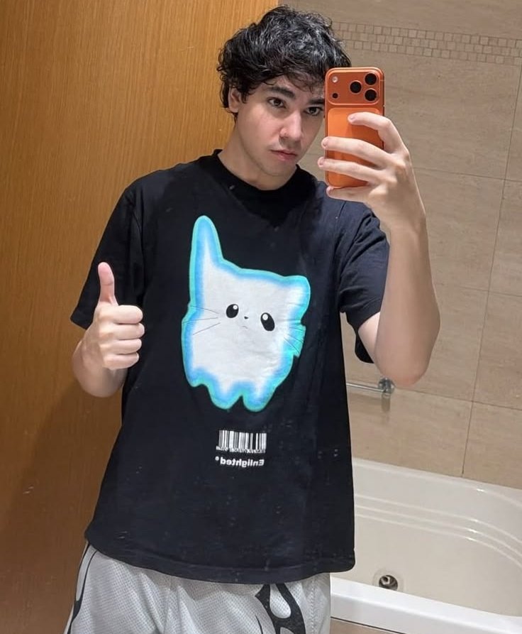 shitpostspreen's tweet photo. historial romantico de spreen

2021 — conterstine 🇲🇽
2022 — karl jacobs 🇺🇸
2023 — billie eilish 🇺🇸
2024 (1/2) — billie eilish 🇺🇸
2024 (2/2) — kim seokjin 🇰🇷
2025 — sabrina carpenter 🇺🇸
2026 (1/2) — sabrina carpenter 🇺🇸
2026 (2/2) — wanda nara 🇦🇷 https://t.co/FHyaCDeOYs