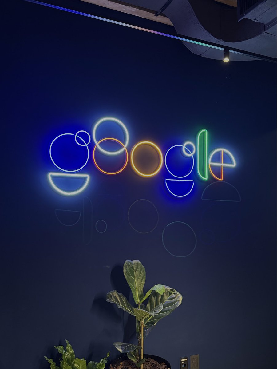 valenvitetta_'s tweet photo. hoy estuvimos desde aquii🫡

@PicanteStartups @googleargentina https://t.co/cASh3sfqtb
