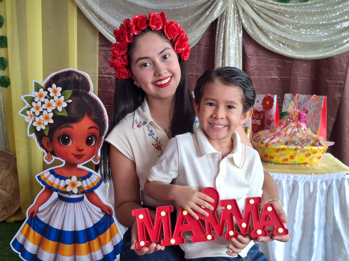 SecretariaCMB's tweet photo. 🌷 La Alcaldía Municipal de Boaco celebró el Día de las Madres junto a las mamás del CDI Divino Niño Jesús, compartiendo un momento especial de convivencia y reconocimiento. 👩‍👧‍👦💖

✨ ¡Felicidades a todas las madres boaqueñas! #DíaDeLasMadres #Boaco https://t.co/RpXBpa8zaL
