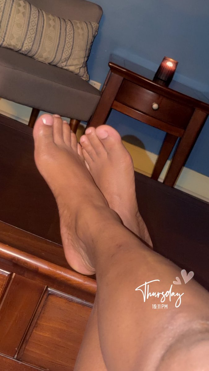 Bj313131's tweet photo. Man I haven’t had my toes sucked in a minute. They must not be suckable. https://t.co/EMmSOhTA5q