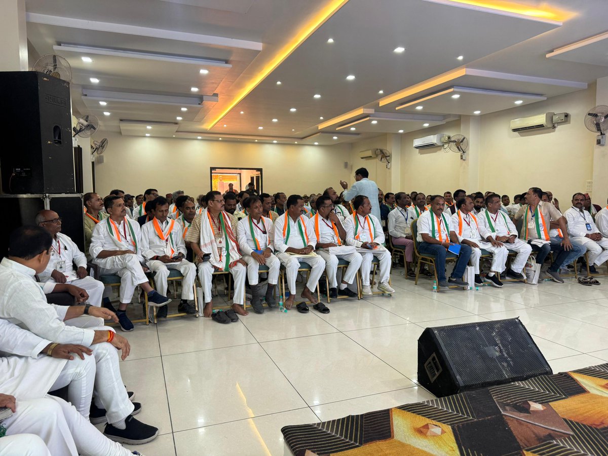Lakhan_JBP's tweet photo. रीवा में कांग्रेस प्रशिक्षण कार्यक्रम में अपने विचार साझा किए।
इस दौरान आप सभी साथियों द्वारा किए गए आत्मीय स्वागत और स्नेह से अभिभूत हूँ।
आप सभी का हृदय से धन्यवाद। https://t.co/CvrI6mDuKr