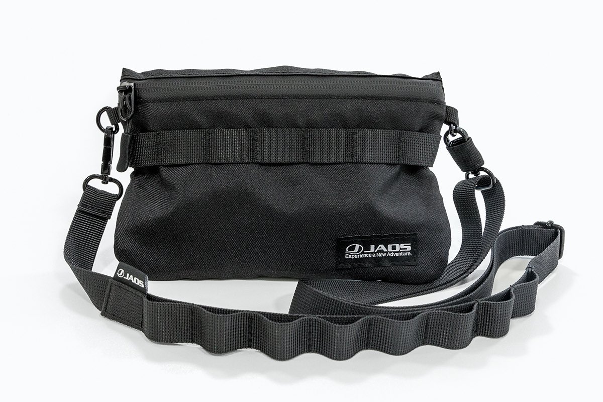 JAOSCORPORATION's tweet photo. 軽く丈夫で、スマートフォンや折り財布など必要最低限の荷物を携帯する際に便利なサイズ。

JAOS サコッシュ

■JAOSオフィシャルサイト/ニュースリリース
https://t.co/0aJn3rVF4i

#jaos #サコッシュ https://t.co/VlirIQModR
